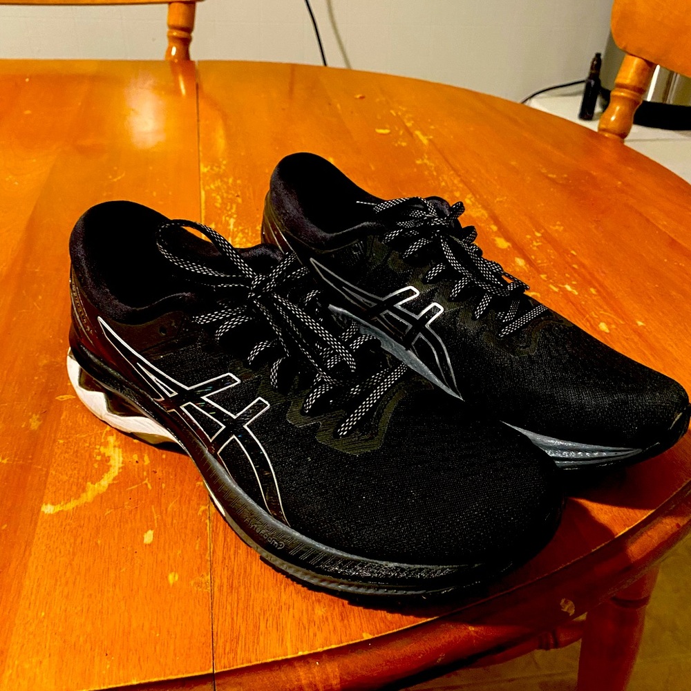 Men’s oasis sneakers size 11